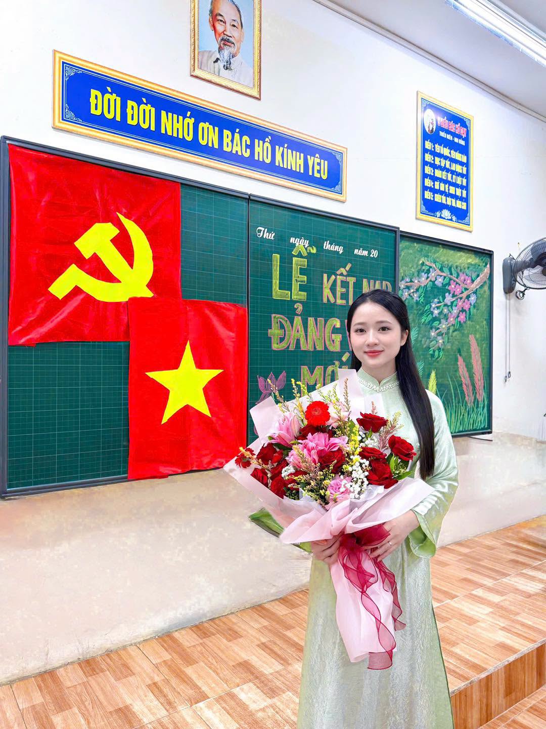 LỄ KẾT NẠP ĐẢNG VIÊN MỚI – NIỀM VINH DỰ, TỰ HÀO CỦA TRƯỜNG TIỂU HỌC THÀNH VINH 2