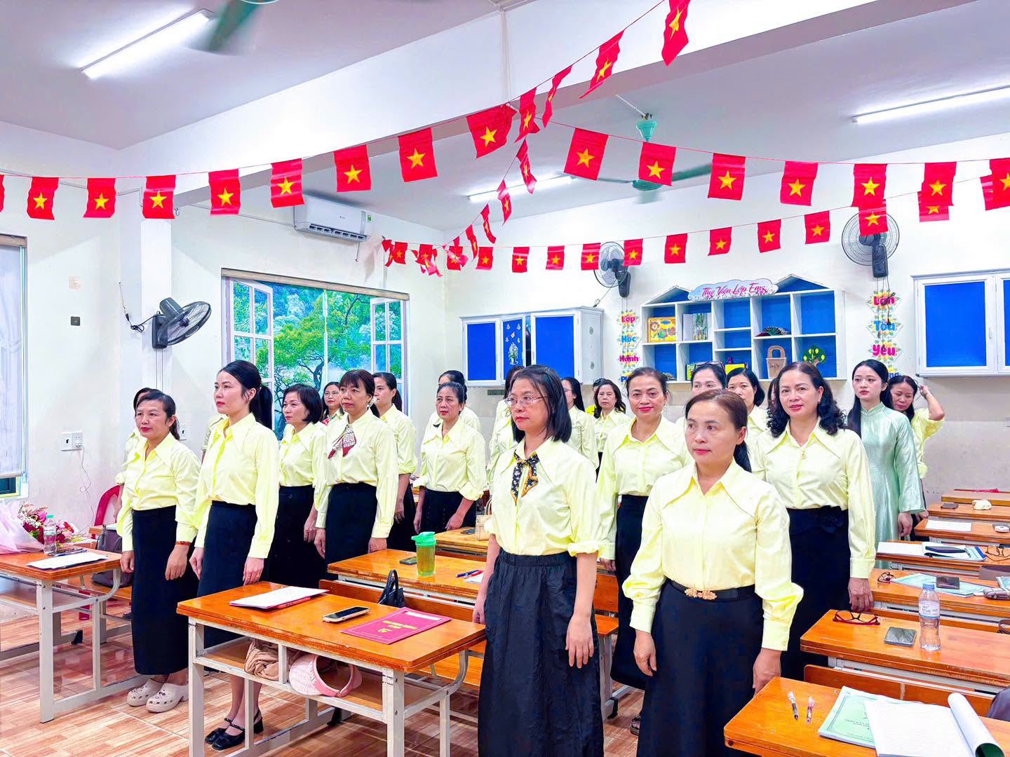 LỄ KẾT NẠP ĐẢNG VIÊN MỚI – NIỀM VINH DỰ, TỰ HÀO CỦA TRƯỜNG TIỂU HỌC THÀNH VINH 2
