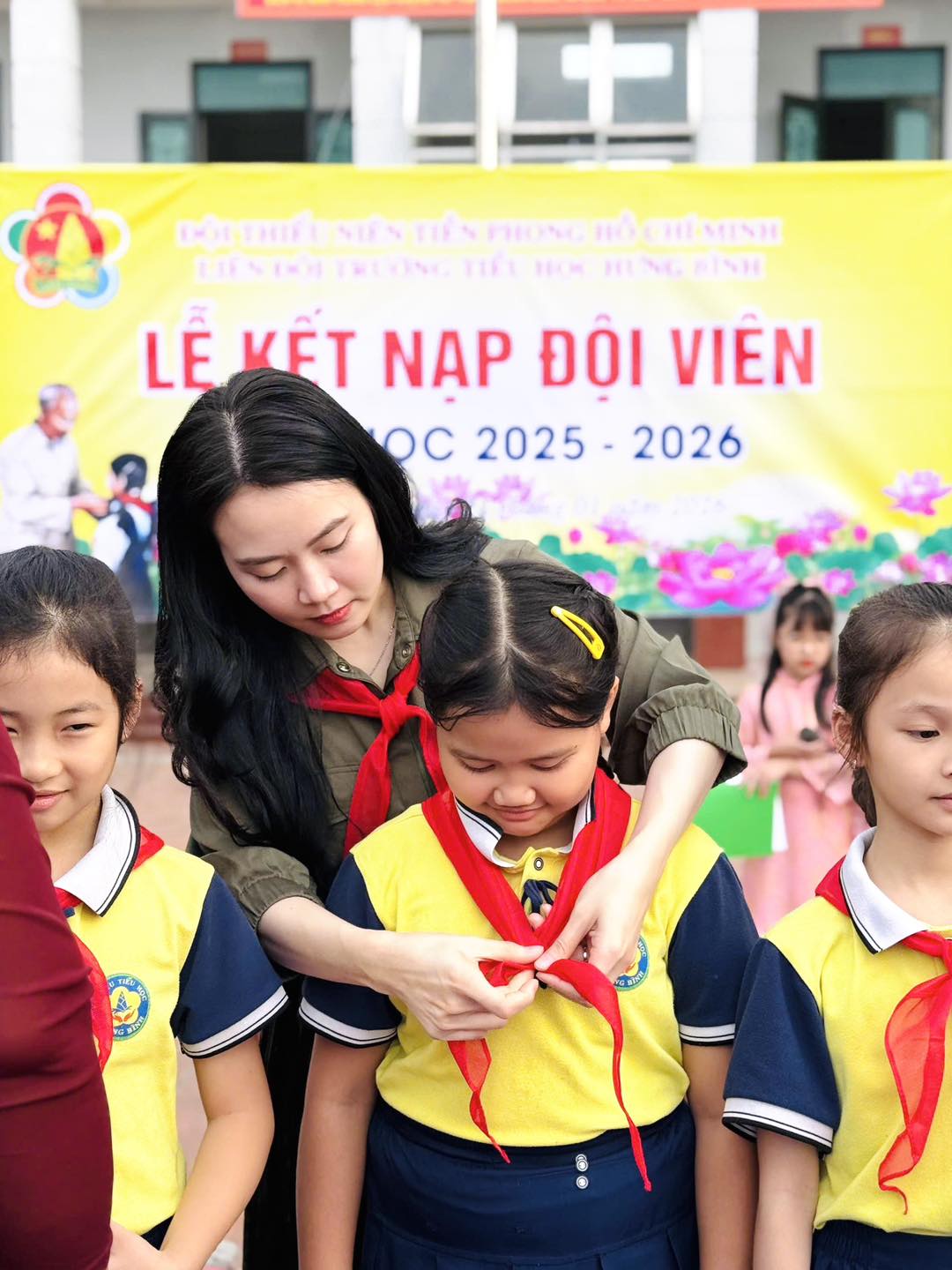 LỄ KẾT NẠP ĐỘI VIÊN LẦN 2 – NIỀM TỰ HÀO CỦA HỌC SINH LỚP 3 TRƯỜNG TIỂU HỌC HƯNG BÌNH