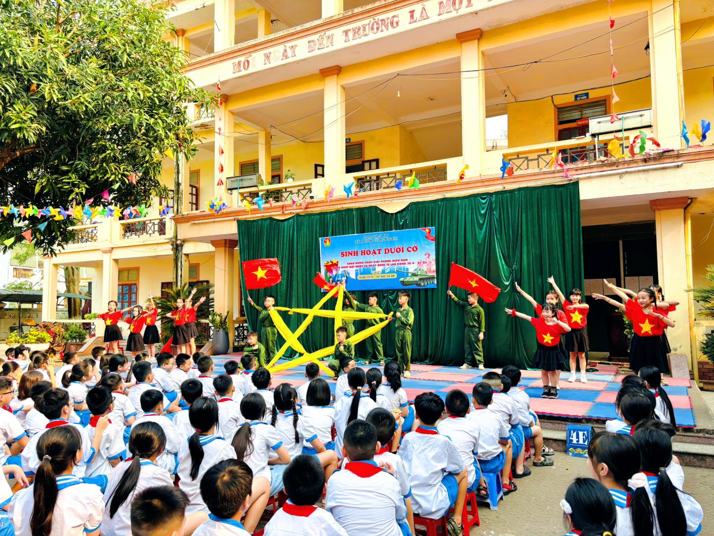 SÔI NỔI TIẾT SHDC CHÀO MỪNG THÁNG TƯ LỊCH SỬ