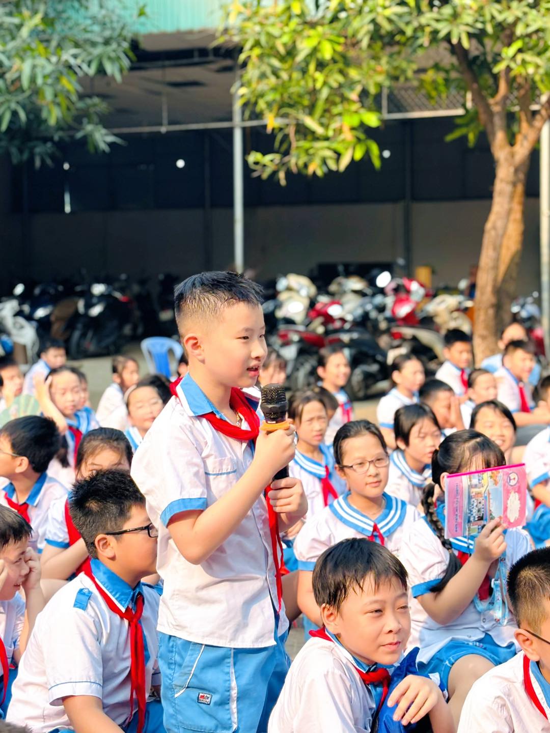 SÔI NỔI TIẾT SHDC CHÀO MỪNG THÁNG TƯ LỊCH SỬ
