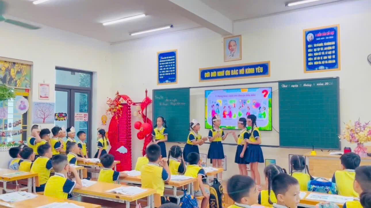 TIẾT Tiếng Việt: Nói và nghe – Kể chuyện: Chuyện bốn mùa Sáng hôm nay, lớp 2C đã có một tiết học thật đặc biệt, tràn đầy niềm vui cùng cô giáo Phạm Khánh Linh